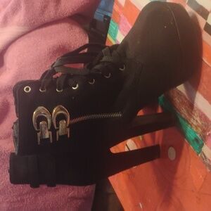 Beautiful "fashion" heeled boots